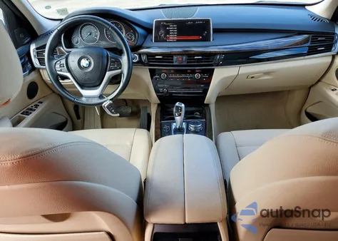 2015 BMW X5 xDrive35D z USA, uszkodzony, nr VIN 5UXKS4C5XF0N08422